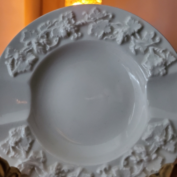 WEDGWOOD OF ETRURIA & BARLASTON ASHTRAY - Picture 2 of 5